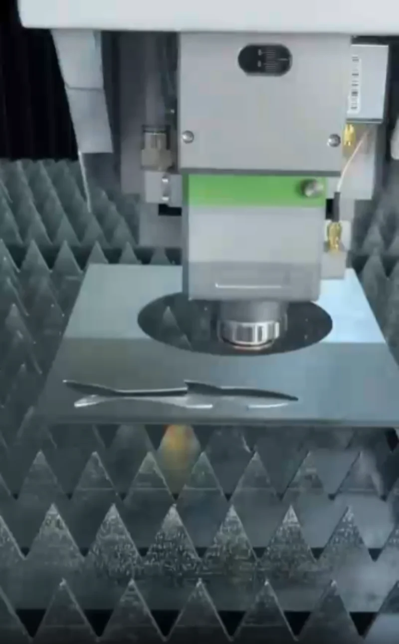 Pourquoi les fabricants OEM utilisent la d&eacute;coupe laser pour les composants m&eacute;talliques complexes