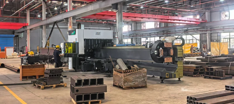 Fabrication et soudage de charpentes métalliques pour équipements d'automatisation non standards